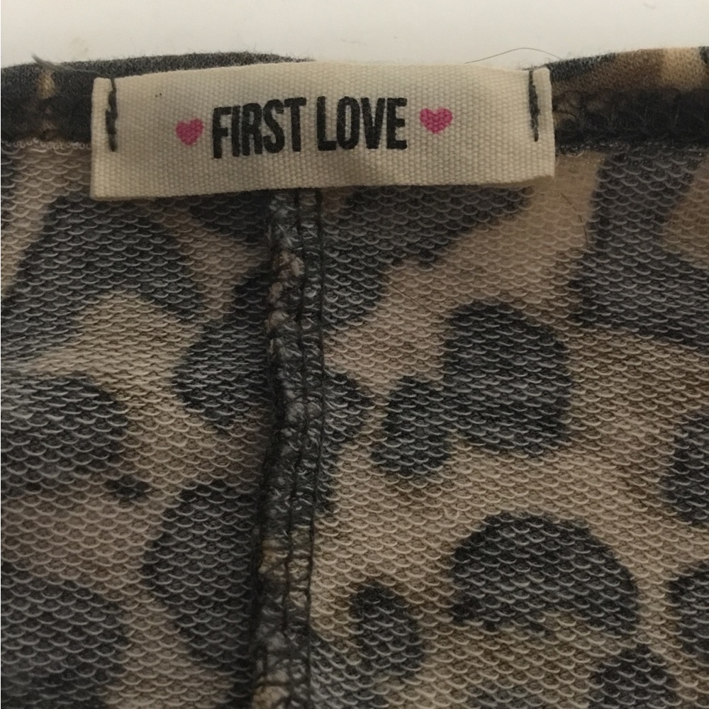 First Love Women’s Animal Print Tie Front Short Sleeve Top Size M EUC - Picture 5 of 6